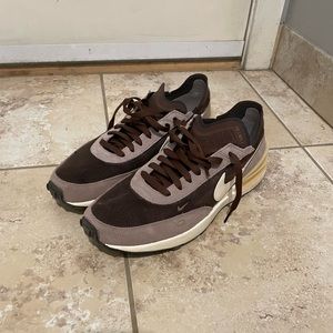 Nike Waffle One size 10